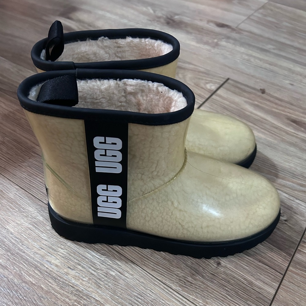 UGG winter/rain boot size 7
